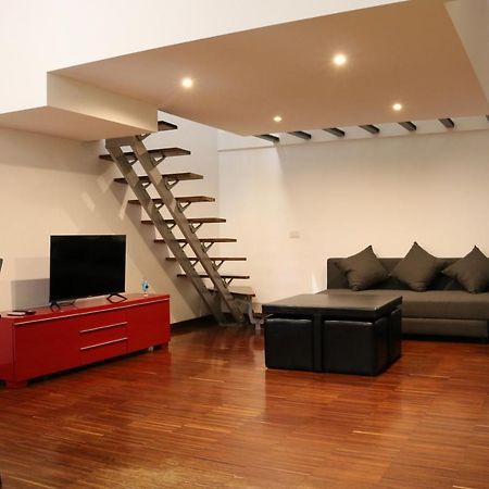 Cozy & Large Loft Famagosta Apartment Милано Екстериор снимка