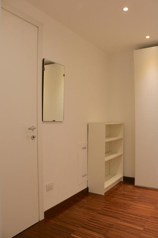 Cozy & Large Loft Famagosta Apartment Милано Екстериор снимка
