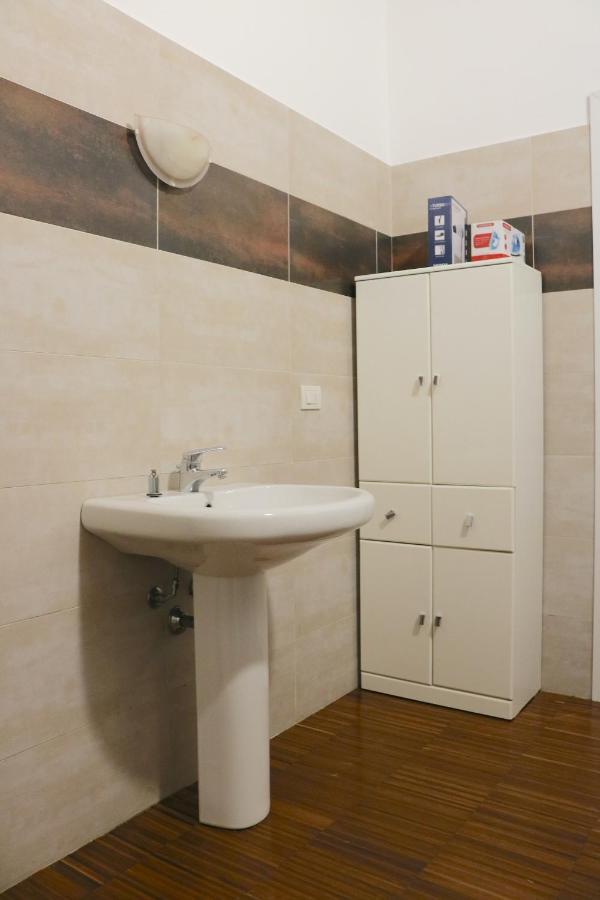Cozy & Large Loft Famagosta Apartment Милано Екстериор снимка